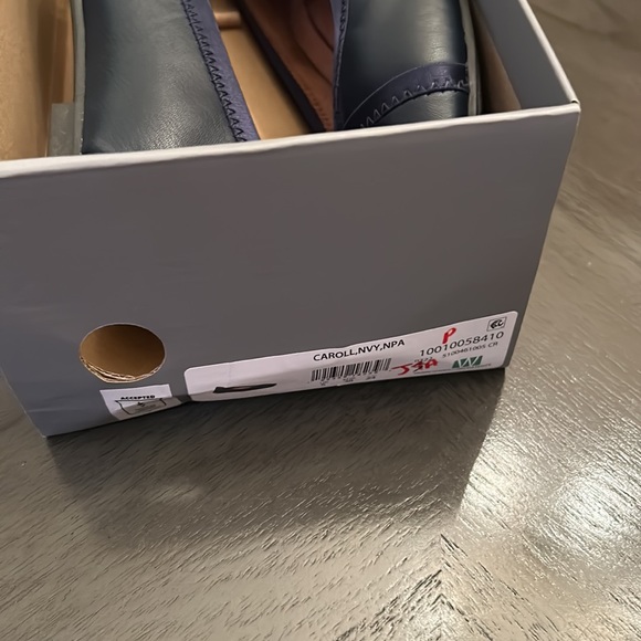 Vionic Caroll Leather Ballet Flats WIDE - Picture 3 of 13